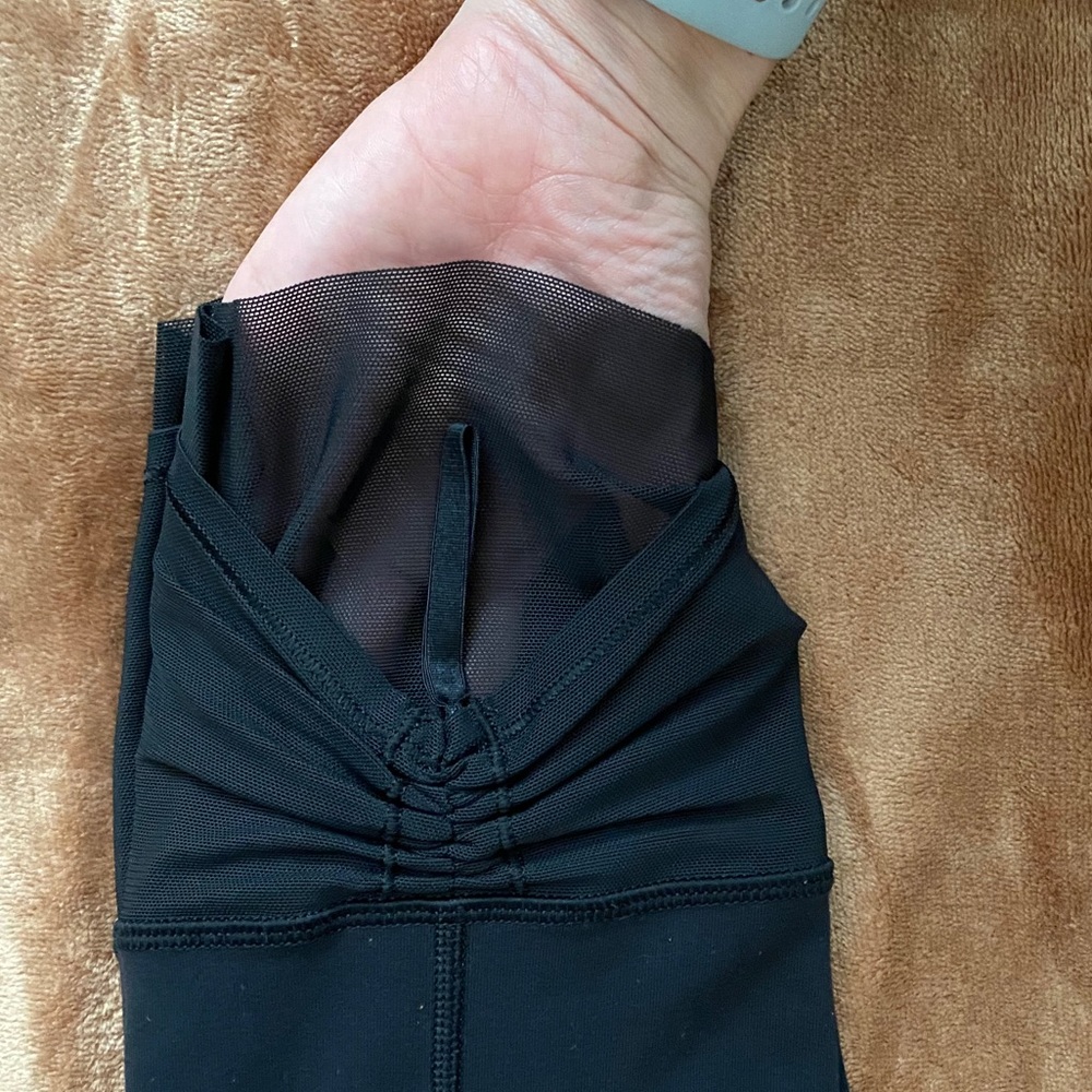 Lululemon Find Your Flow Crop - image 5